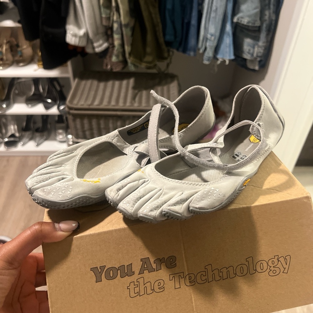 Vibram Women's Light Gray FiveFingers Athletic Shoes